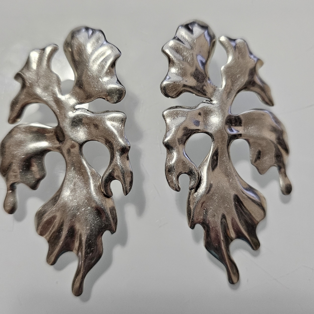 Silver Savannah Kendra Scott earrings